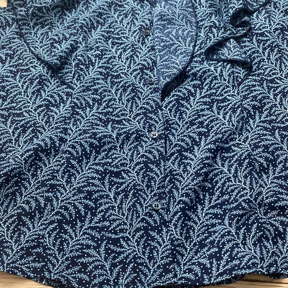 Philosophy blue floral button down blouse, Medium size, W19, L24 - Picture 8 of 8